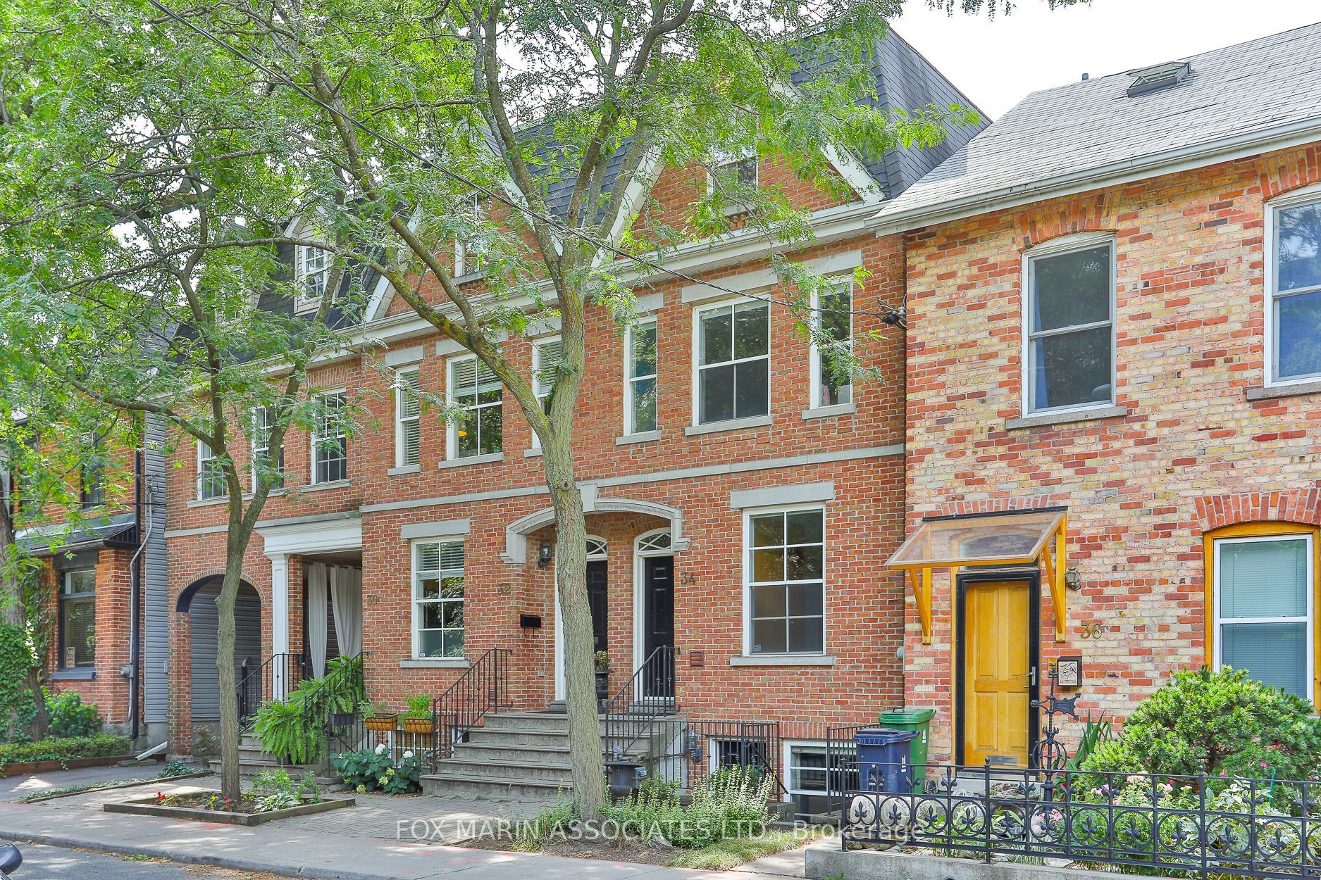 34 De Grassi St