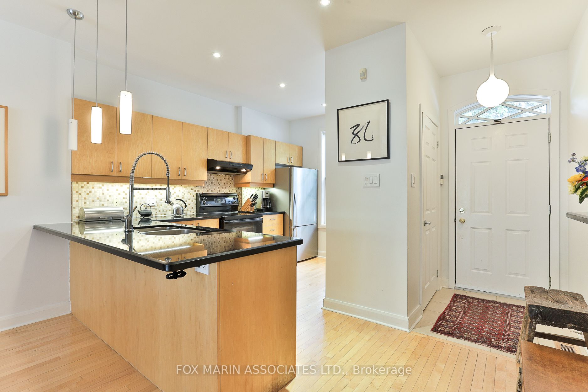 34 De Grassi St
