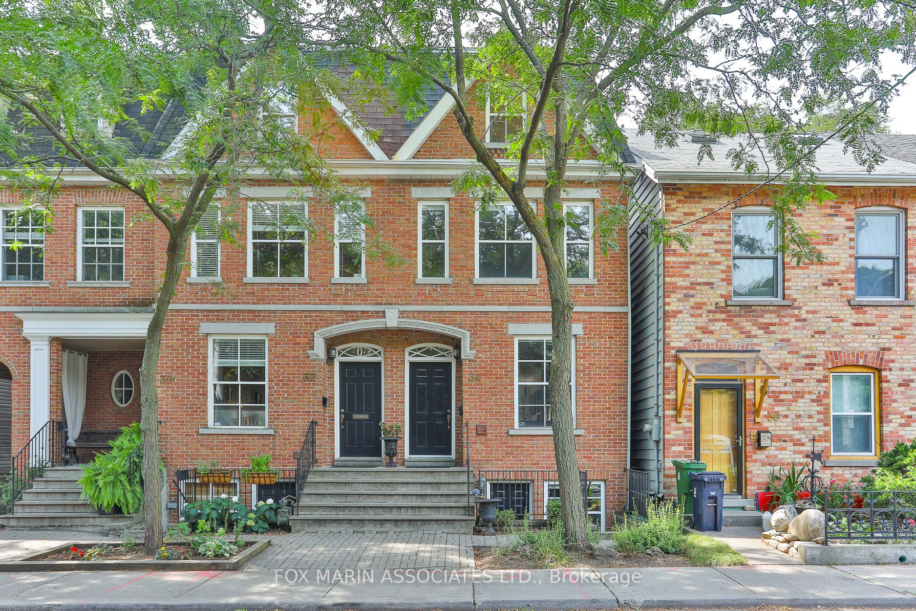 34 De Grassi St
