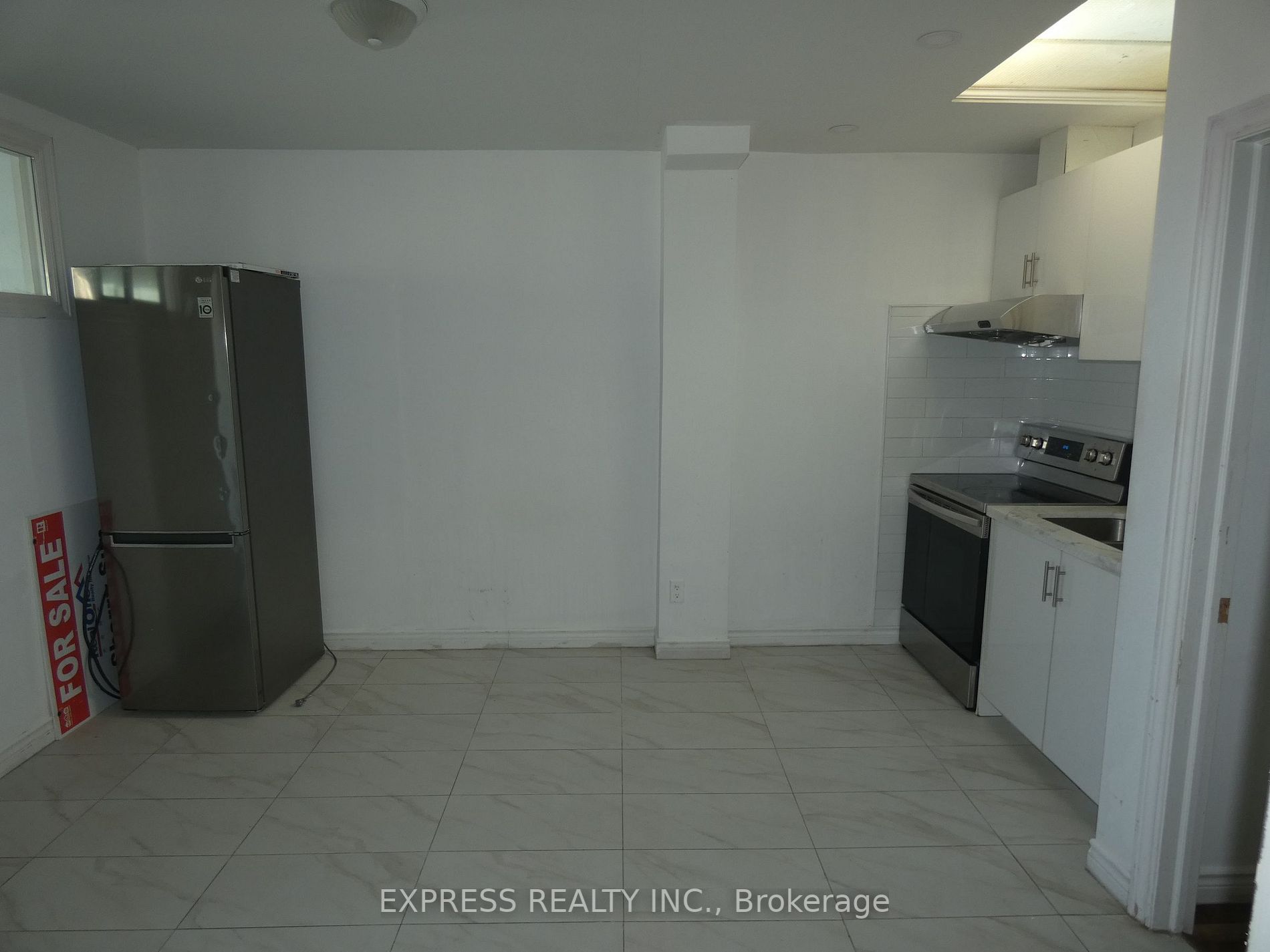 2621 Eglinton Ave E, #A