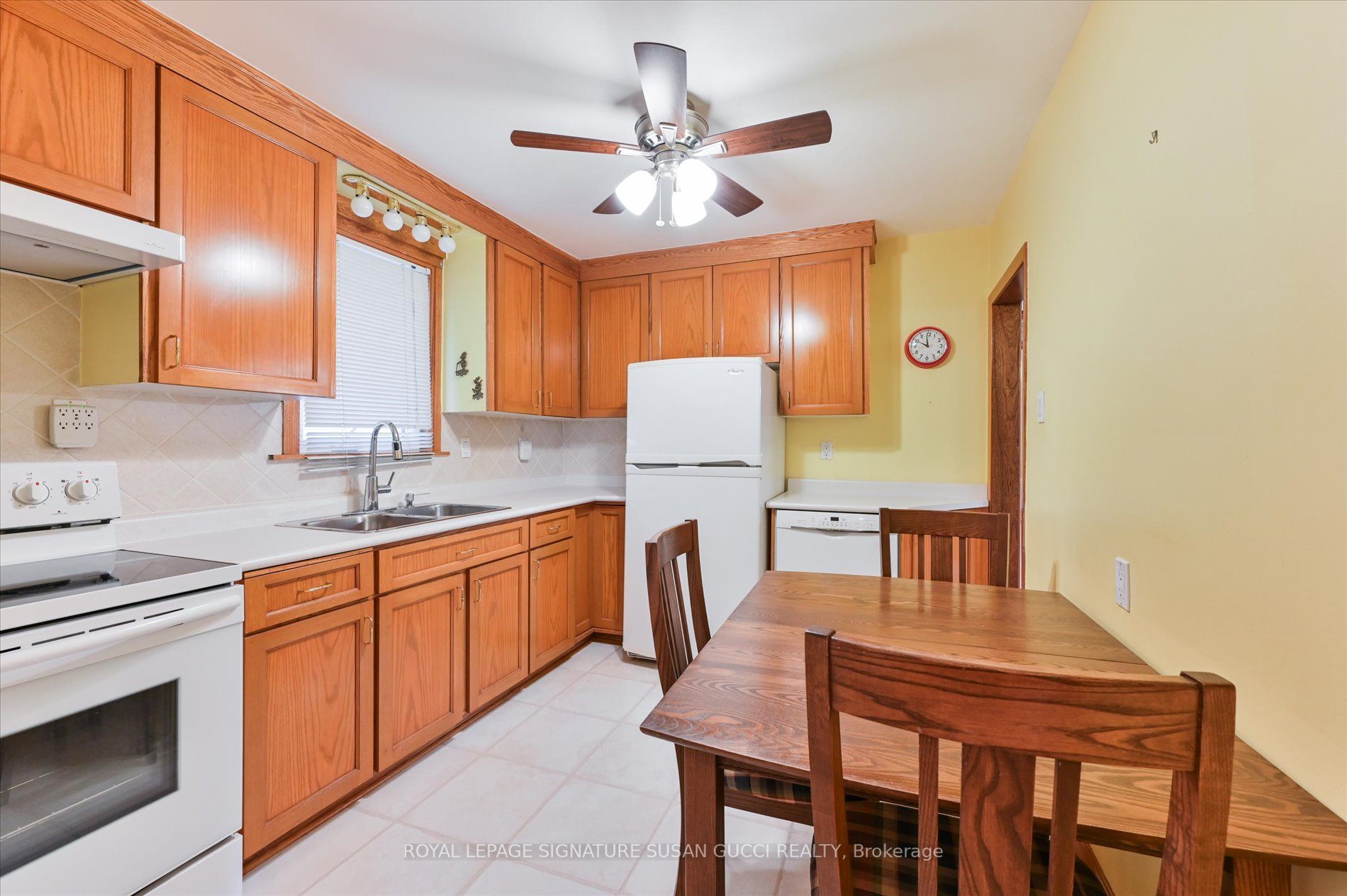 3 Coxwell Blvd