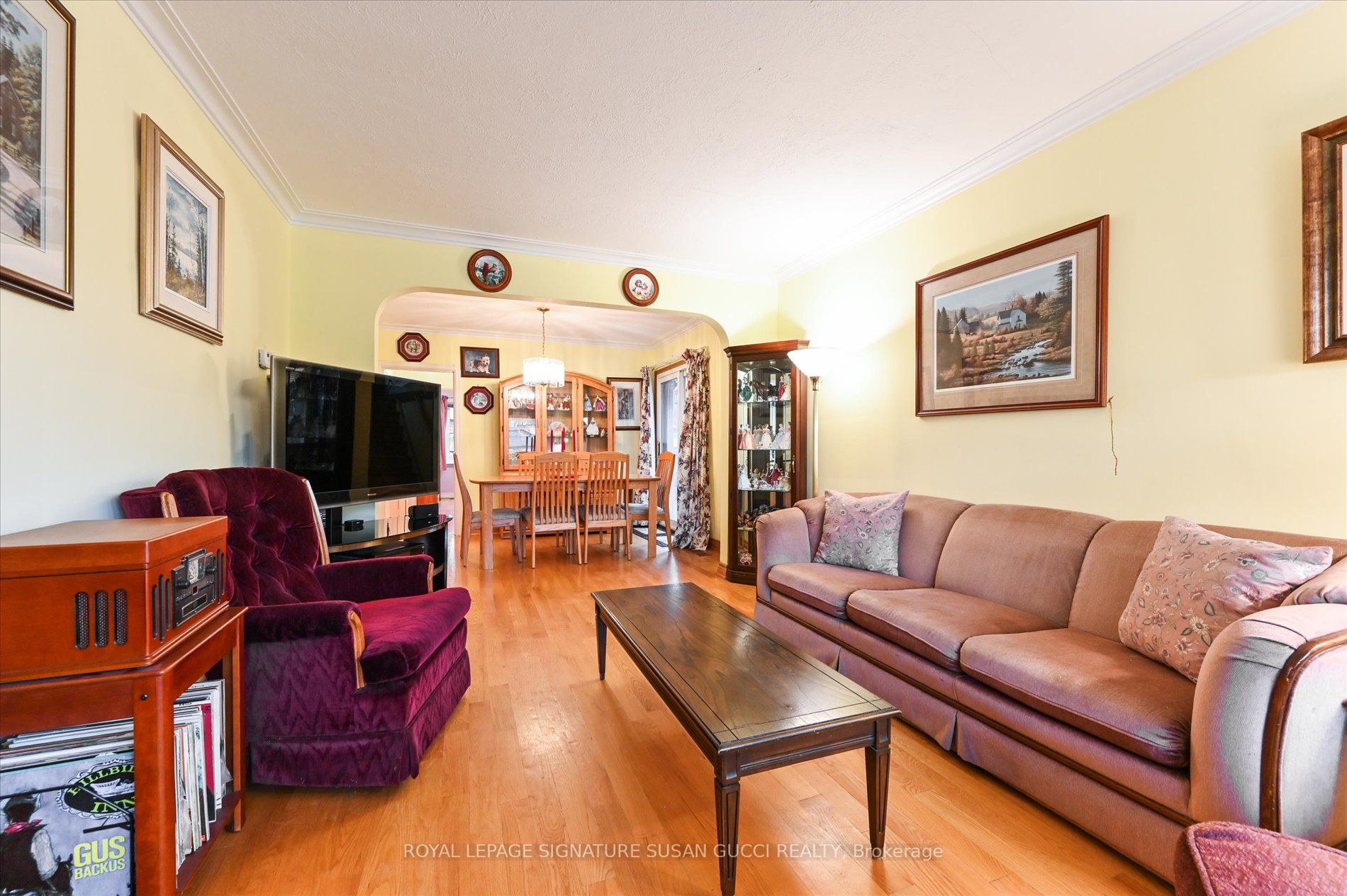 3 Coxwell Blvd