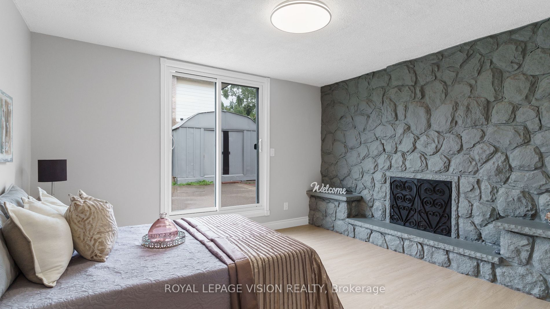 255 Darcy St