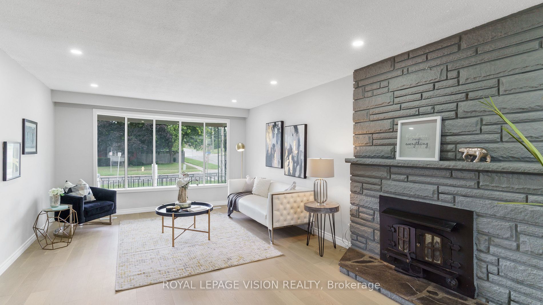 255 Darcy St