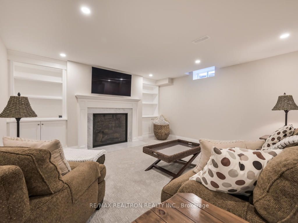 2450 Bridle Rd