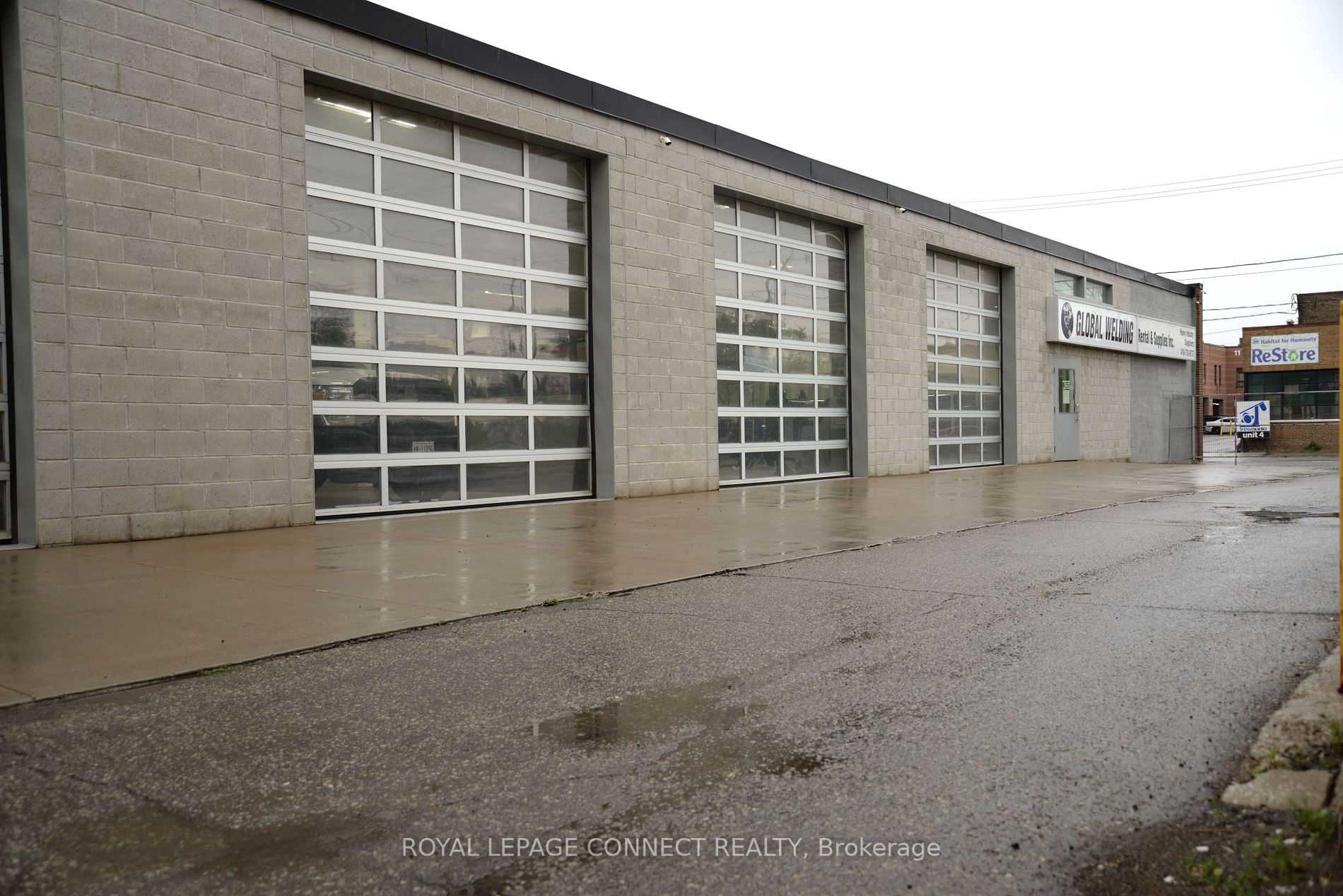 12 Carlaw Ave