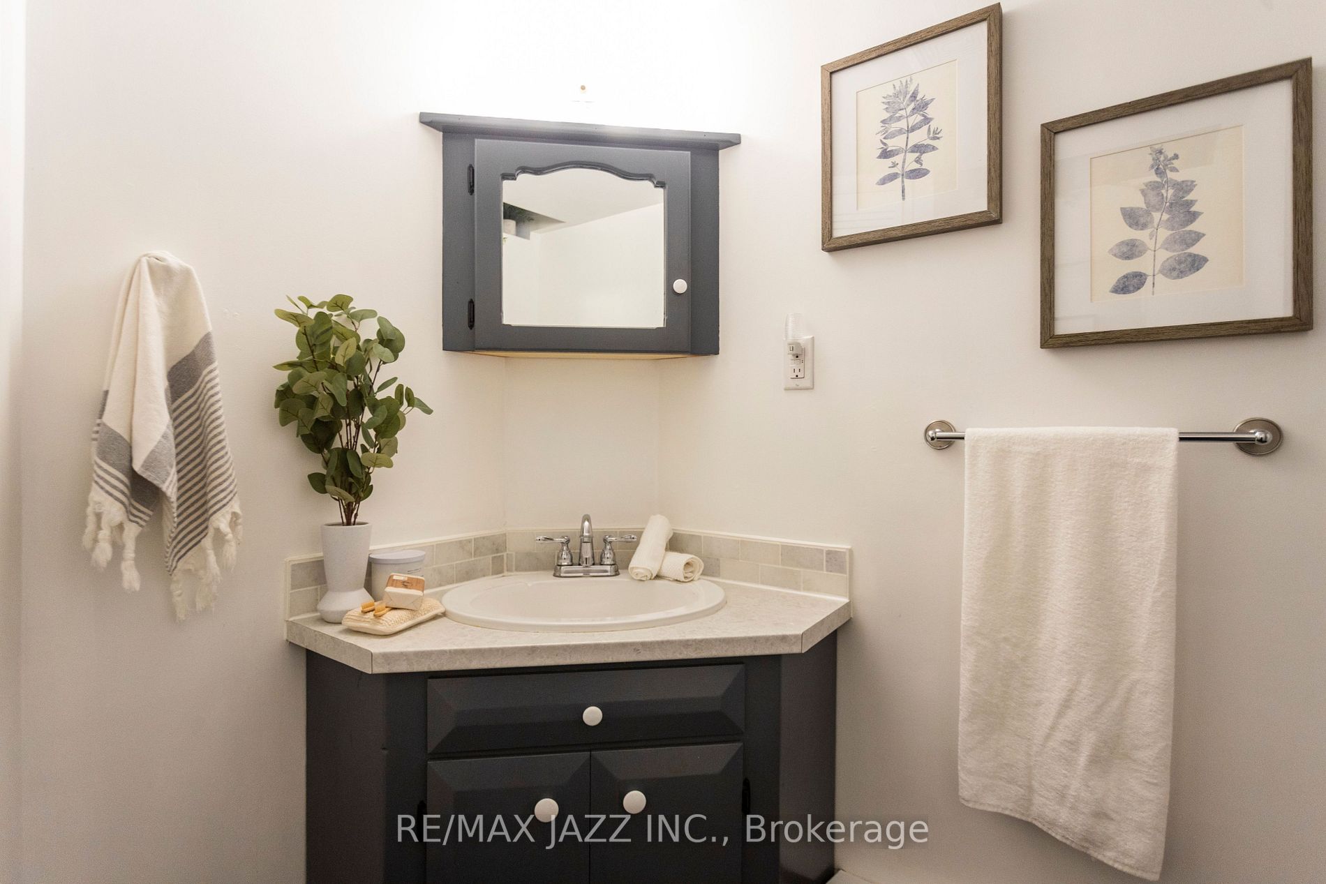 757 Edna Crt