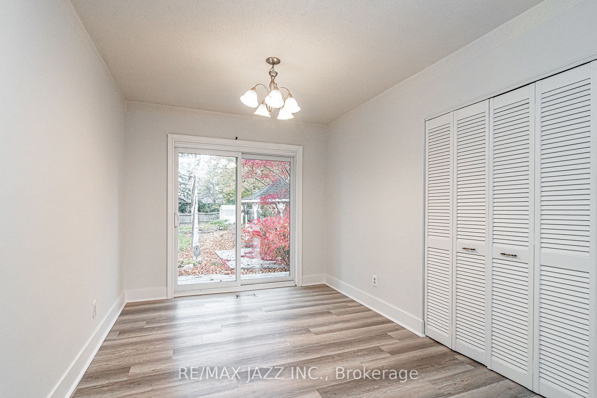 608 Gilbert St W