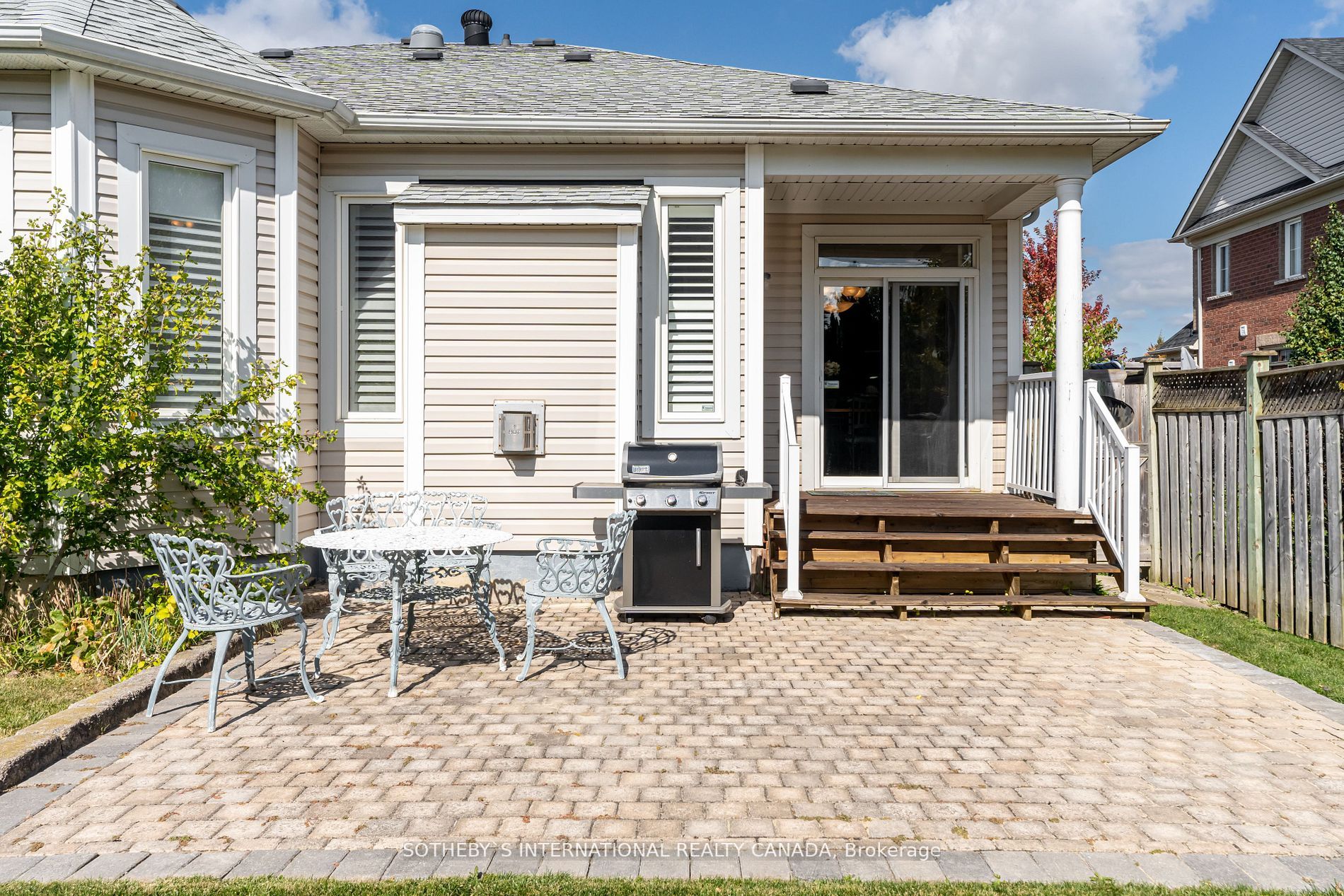 181 Carnwith Dr W