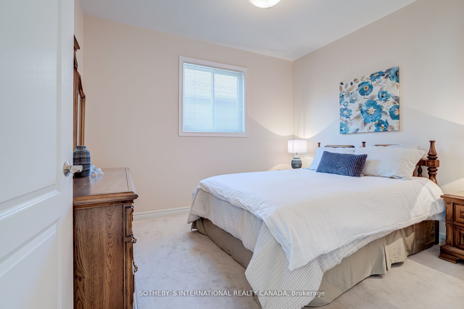 181 Carnwith Dr W