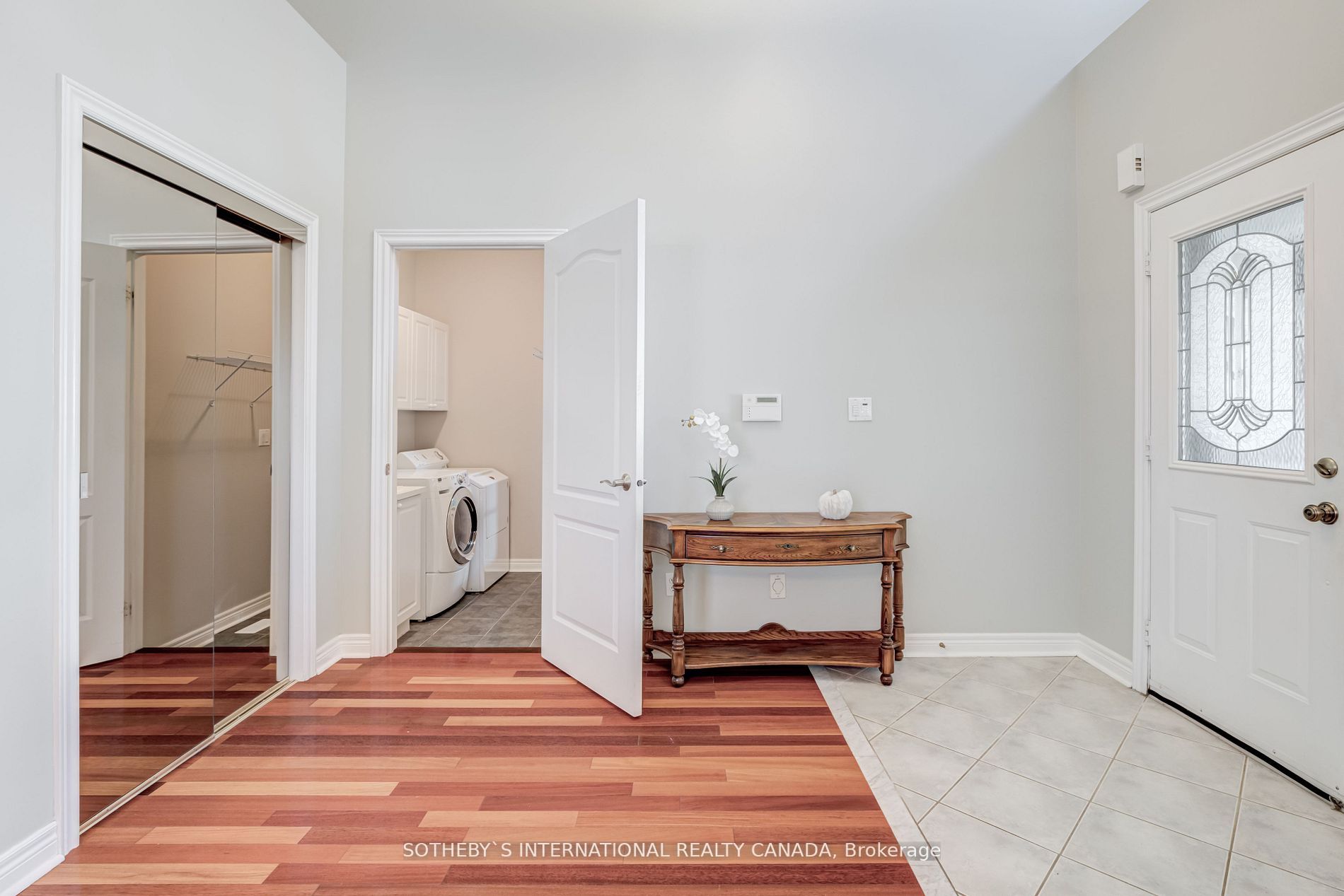 181 Carnwith Dr W