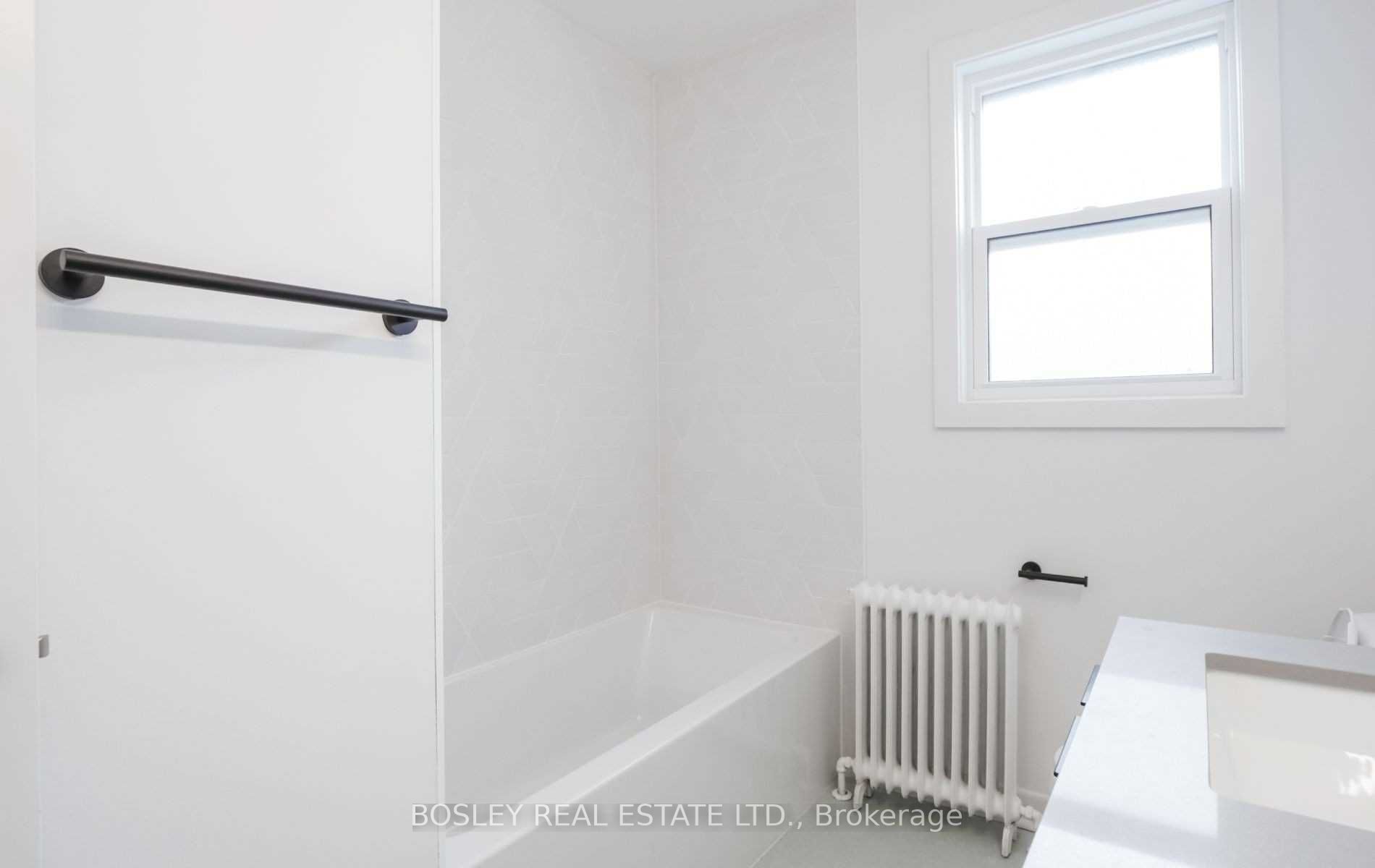 555 Birchmount Rd, #302