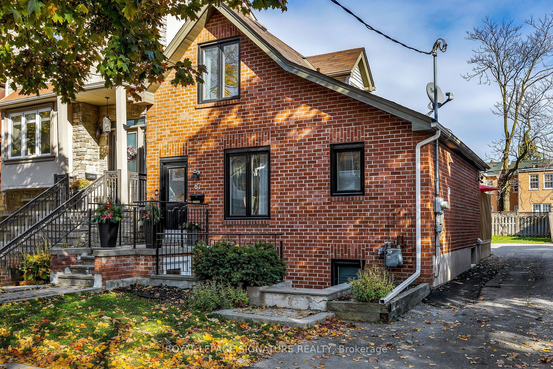 87 Rhodes Ave