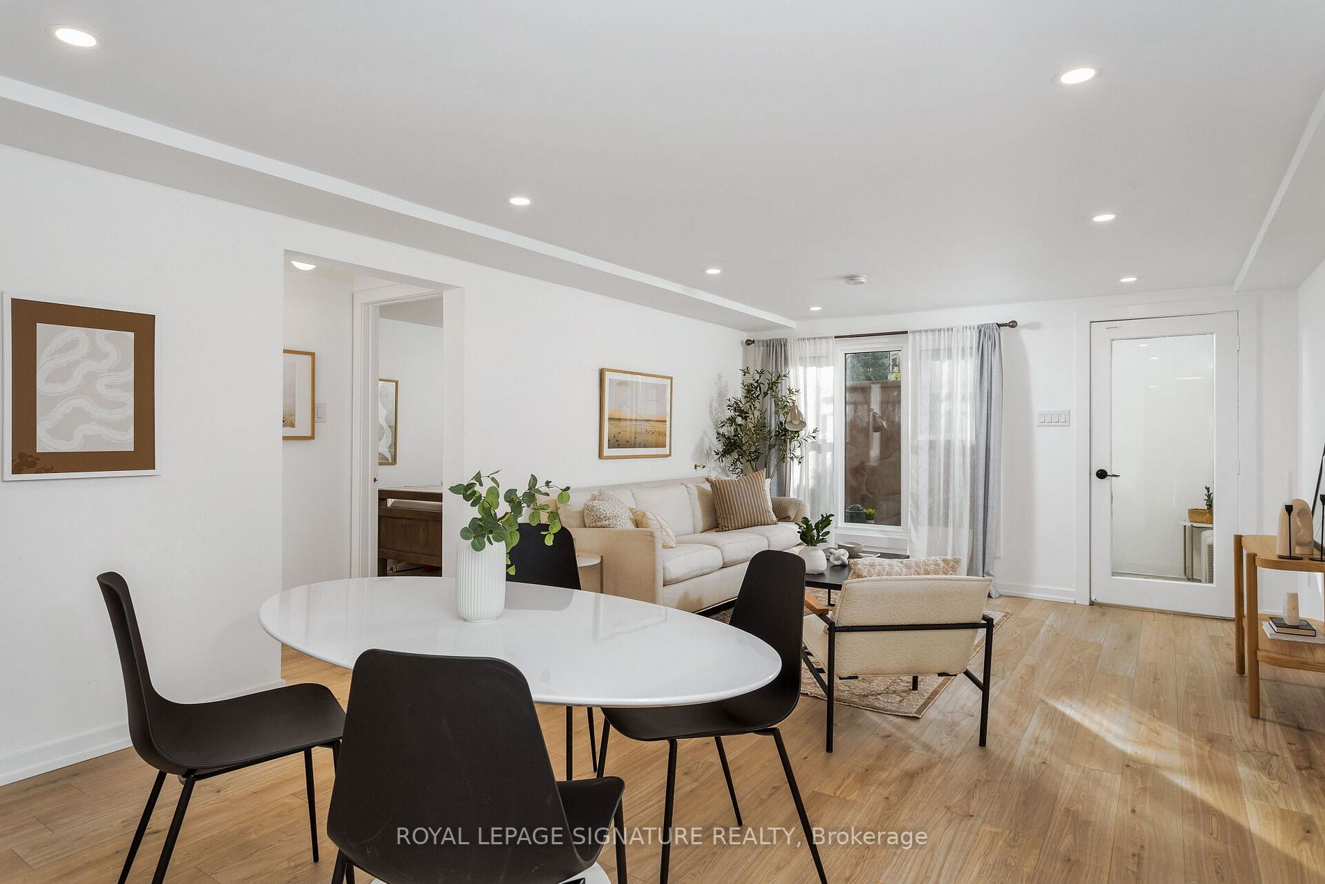 87 Rhodes Ave