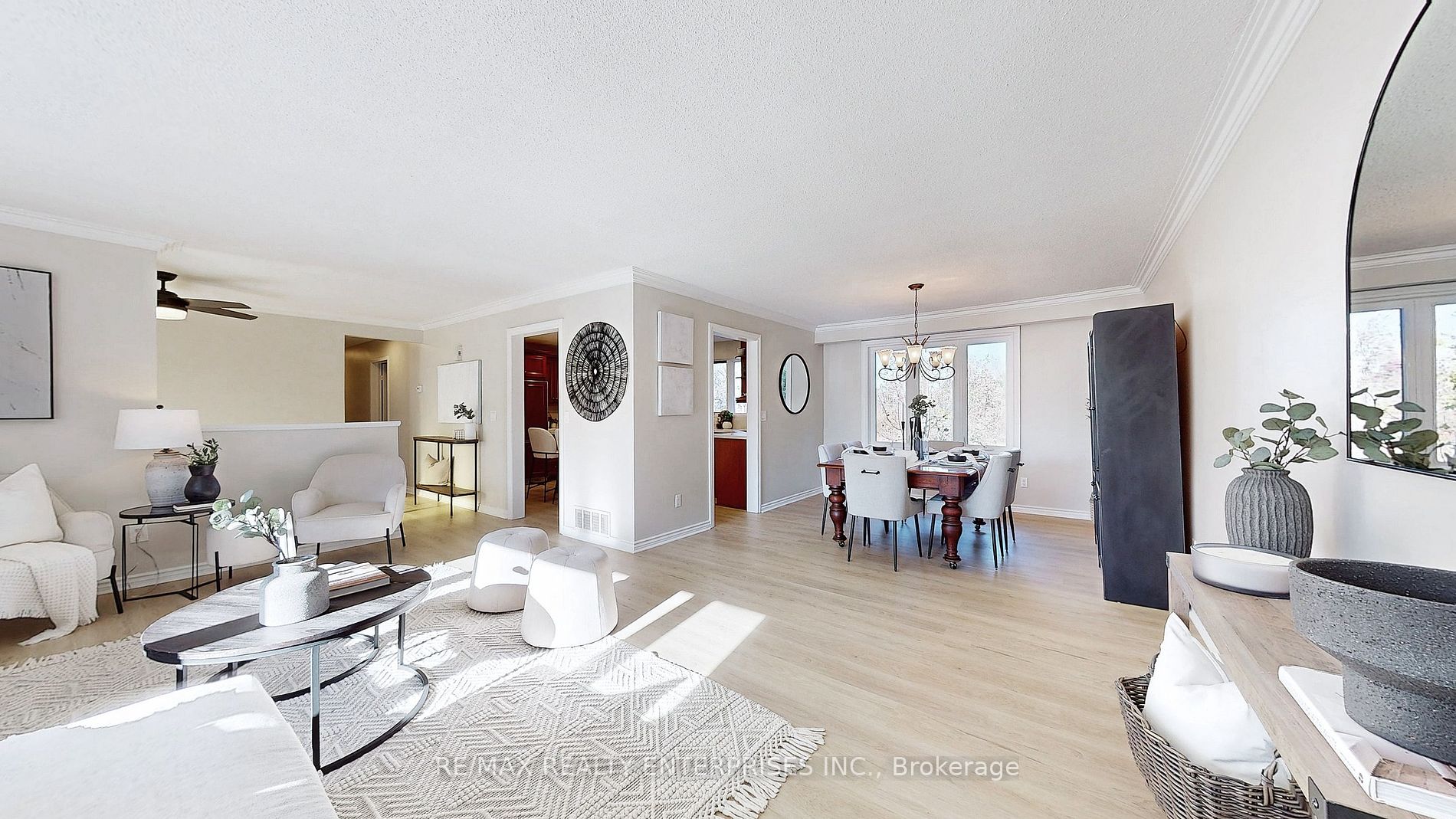 52 Columbus Rd E