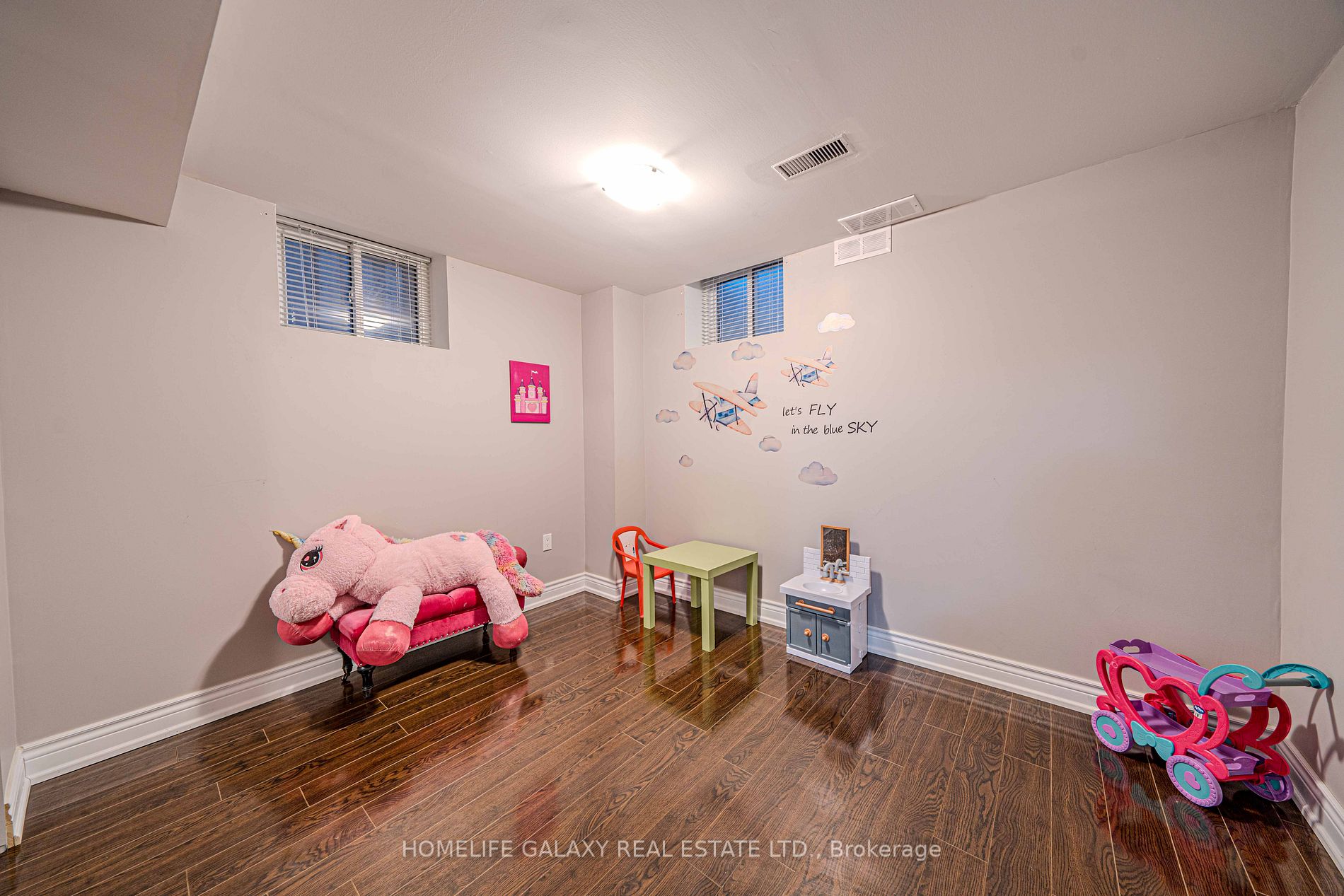 66 Williamson Dr E