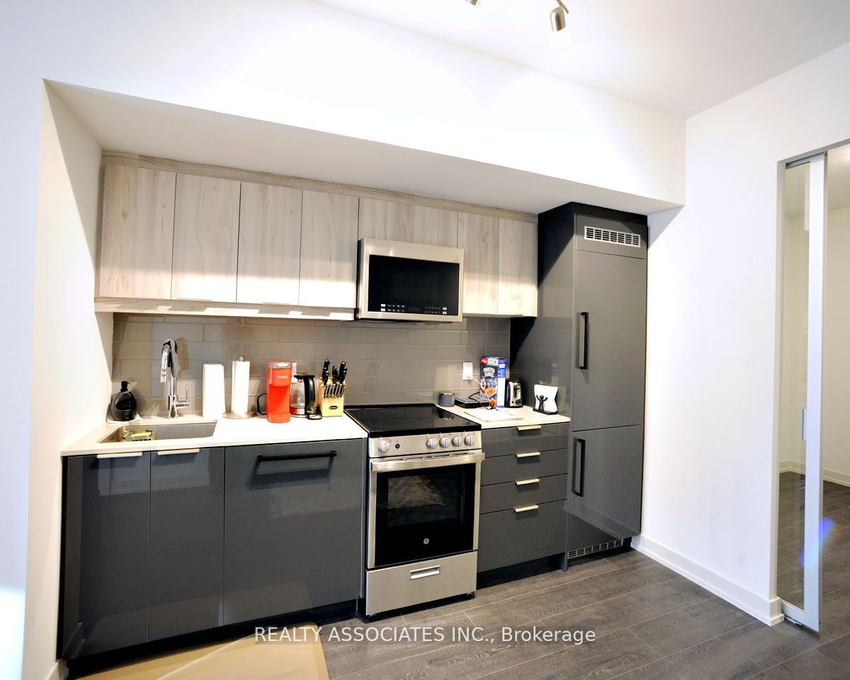 90 Glen Everest Rd, #411