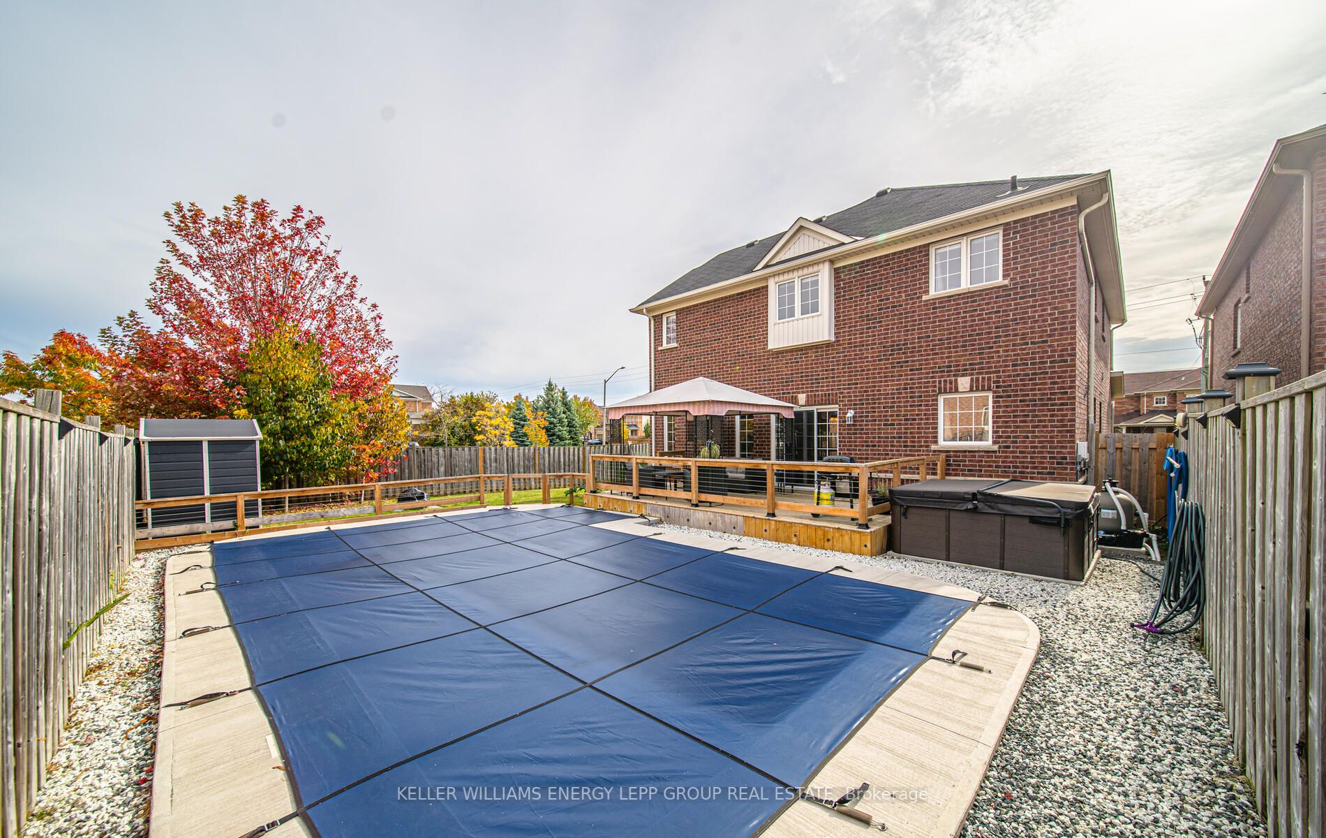 22 Rosswell Dr