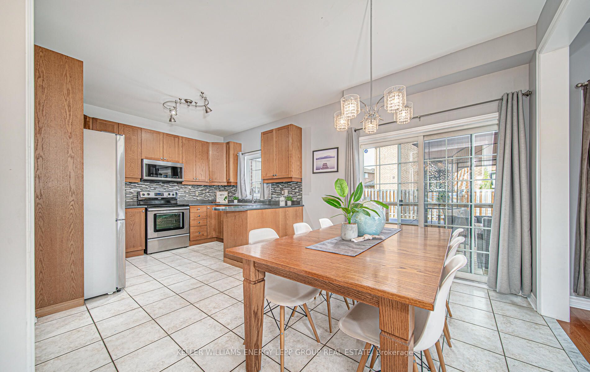 22 Rosswell Dr