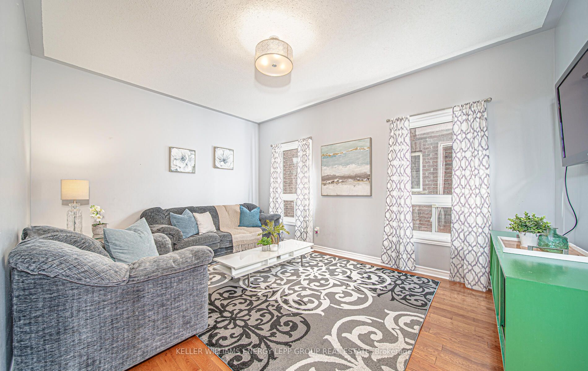 22 Rosswell Dr