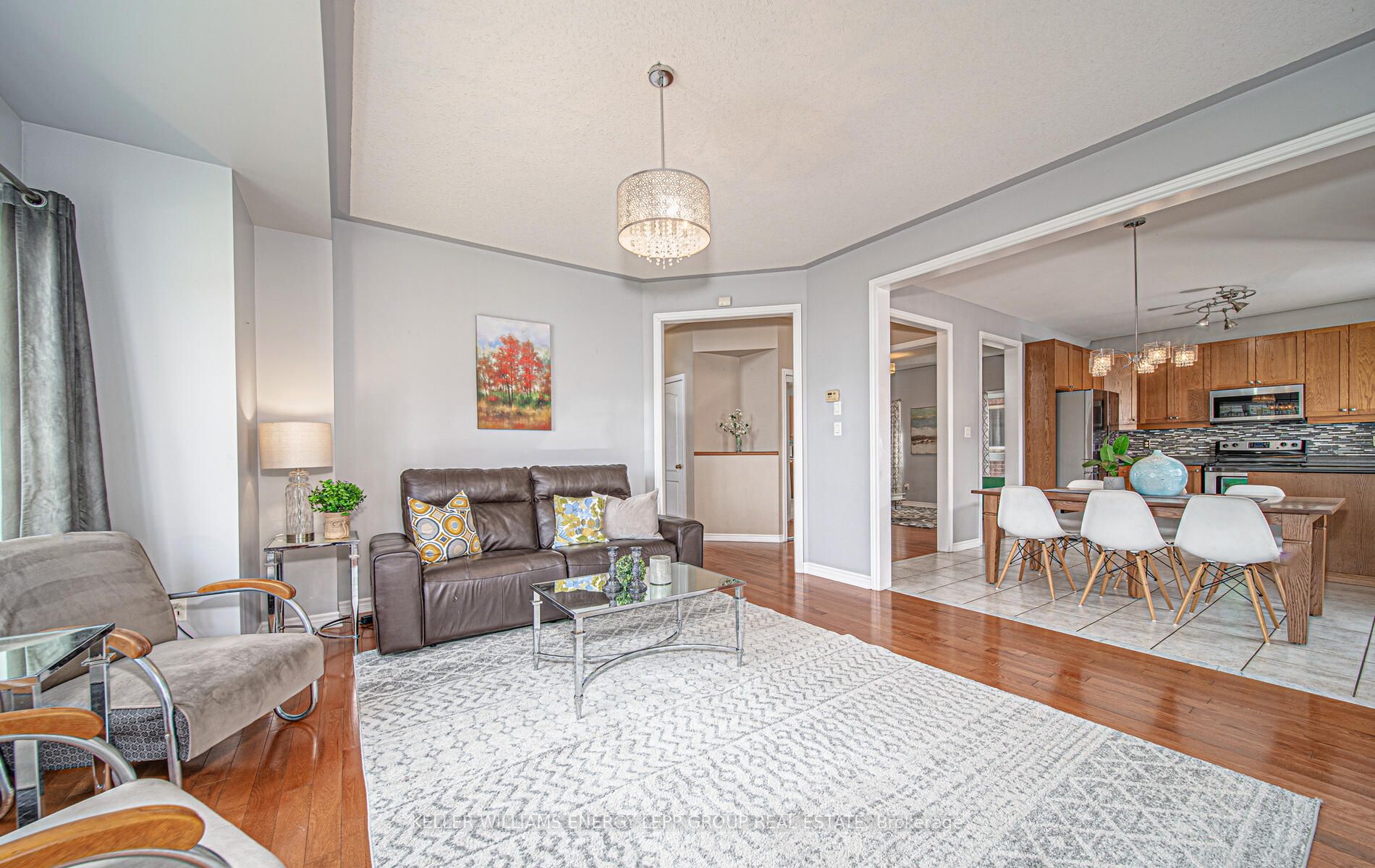 22 Rosswell Dr