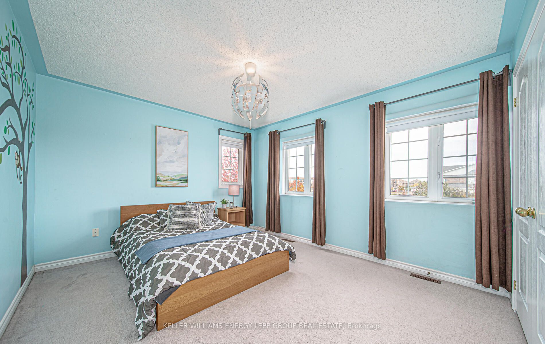 22 Rosswell Dr