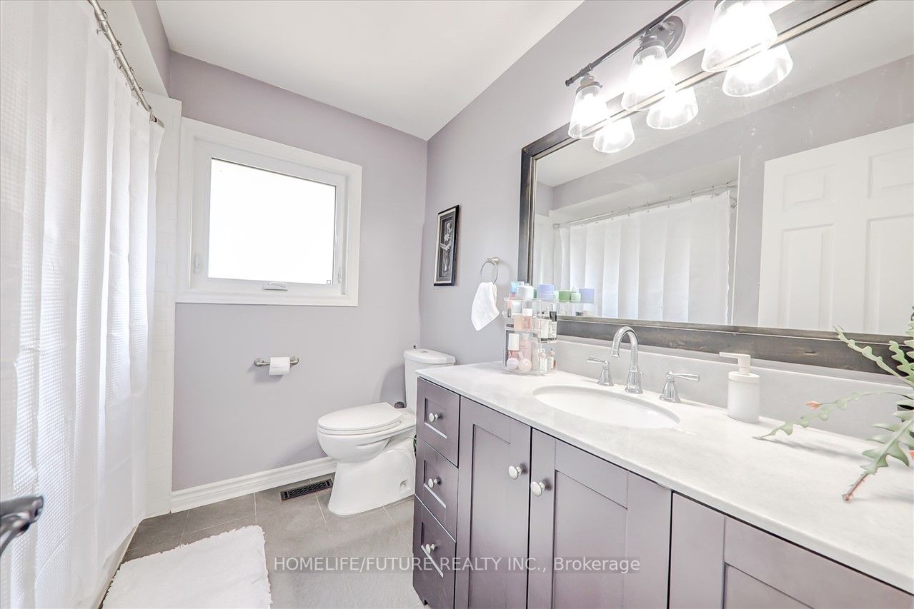 27 Sugarbush Sq