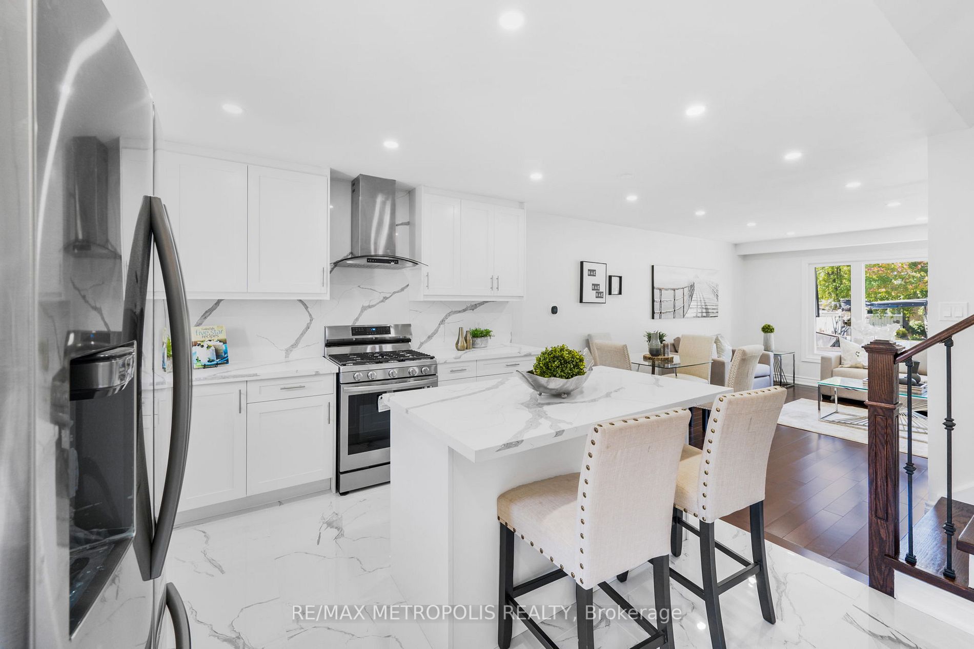 17 Chopin Crt, #Upper