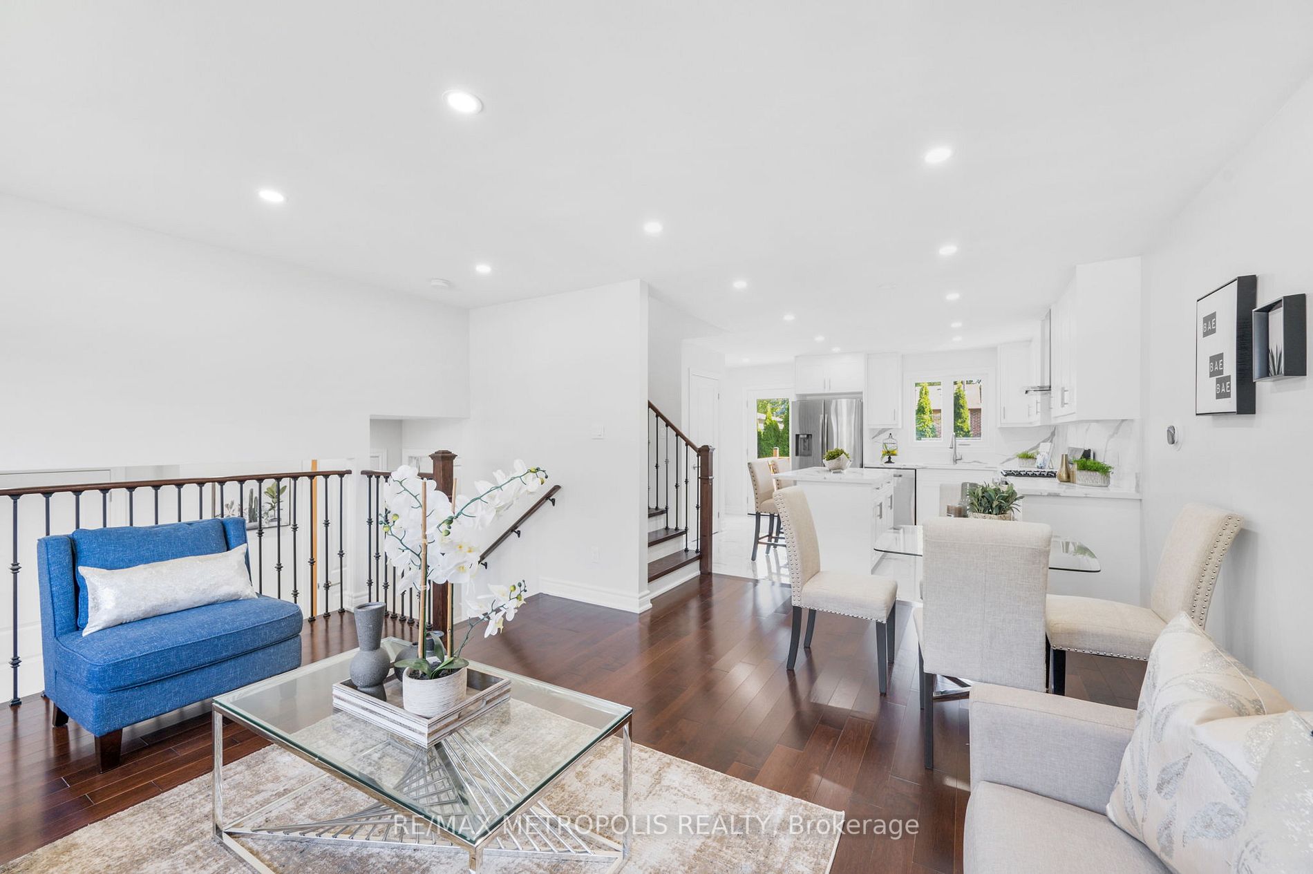 17 Chopin Crt, #Upper