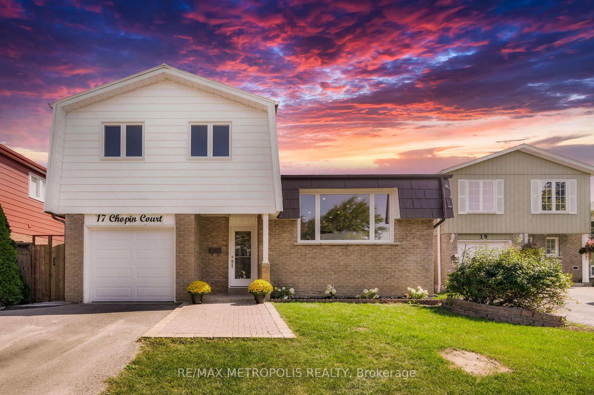 17 Chopin Crt, #Upper