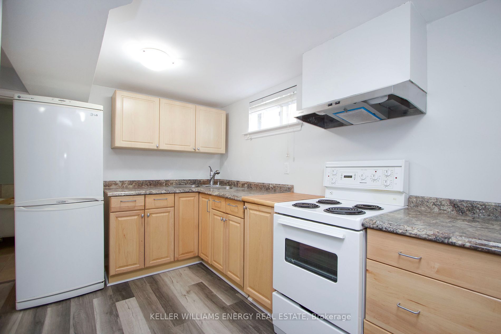 356 Gliddon Ave, #Lower