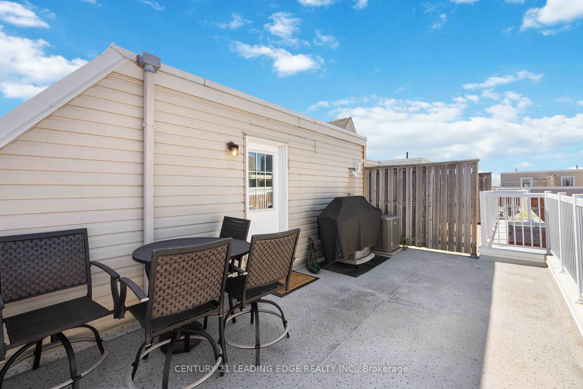 1 Fairhead Mews