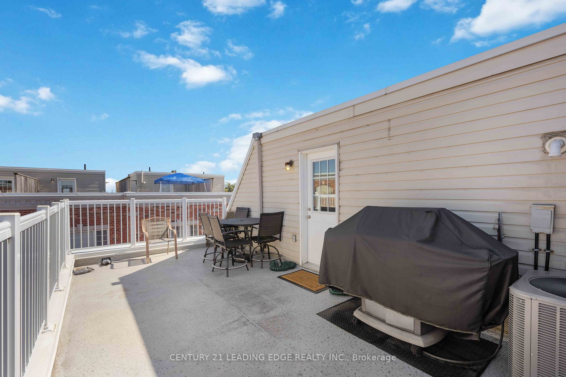 1 Fairhead Mews