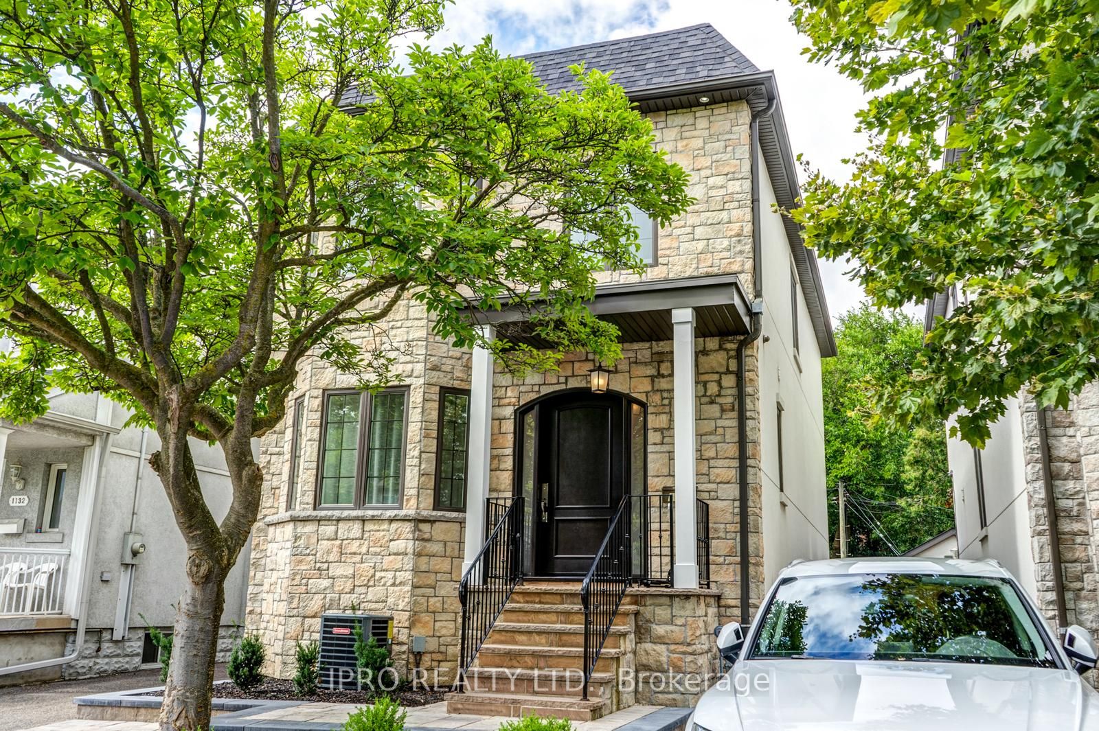 1134 Greenwood Ave