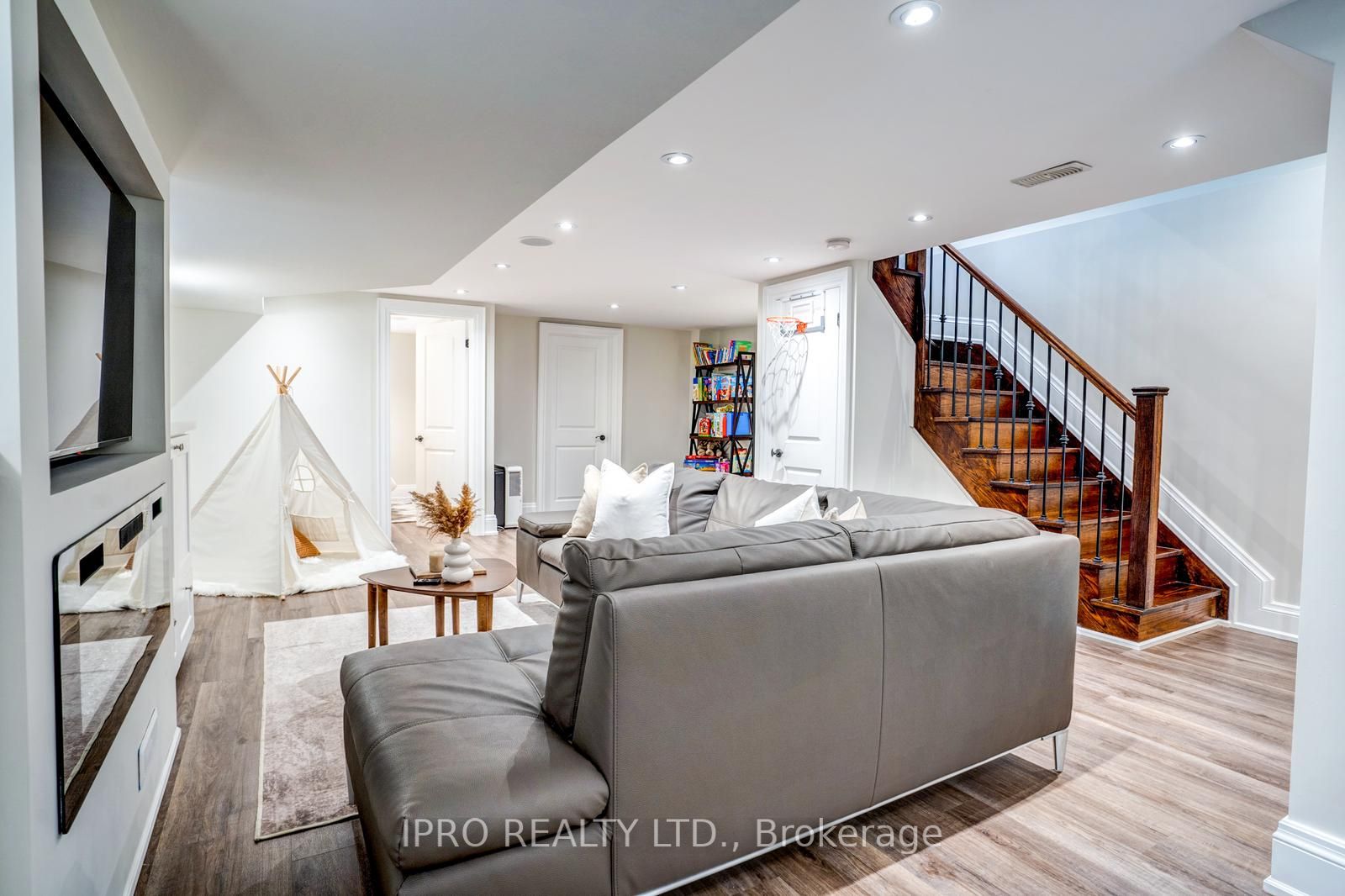 1134 Greenwood Ave