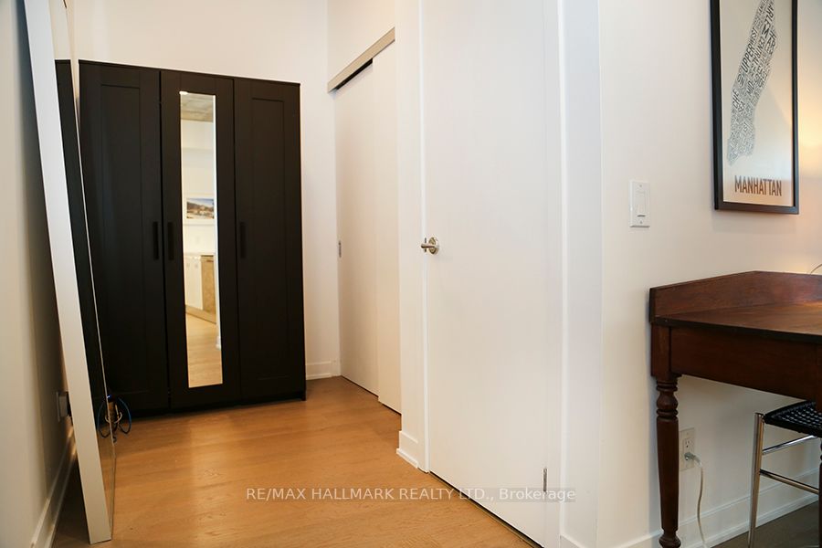 1201 Dundas St E, #505