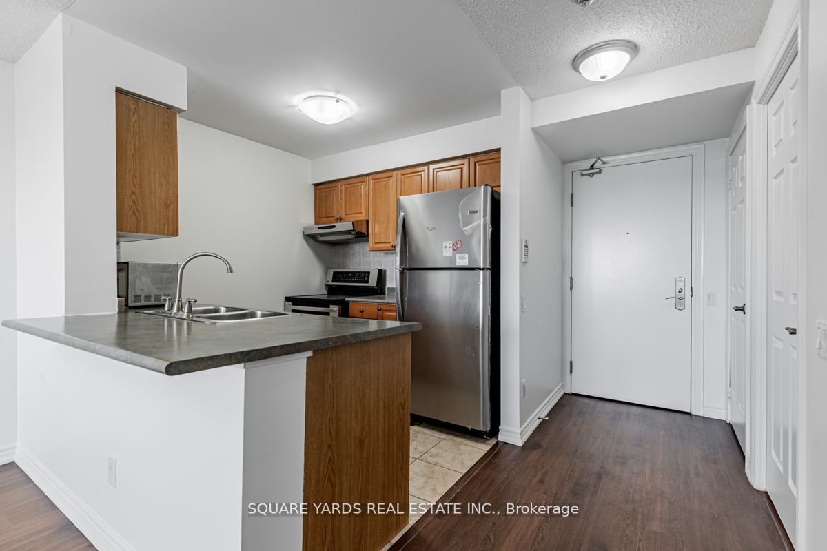 61 Town Centre Crt, #908