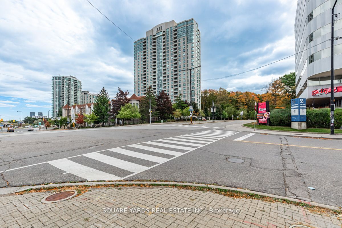 61 Town Centre Crt, #908
