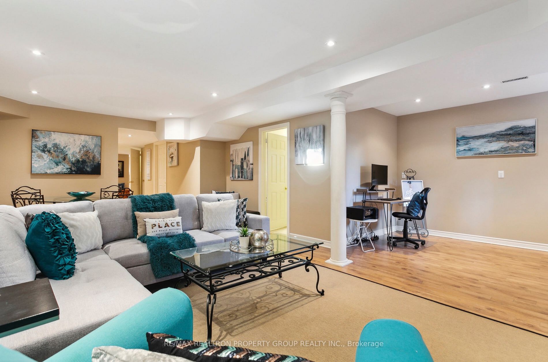 1592 Deerhurst Crt