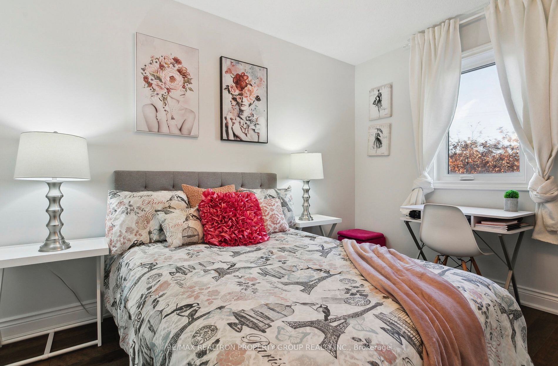 1592 Deerhurst Crt