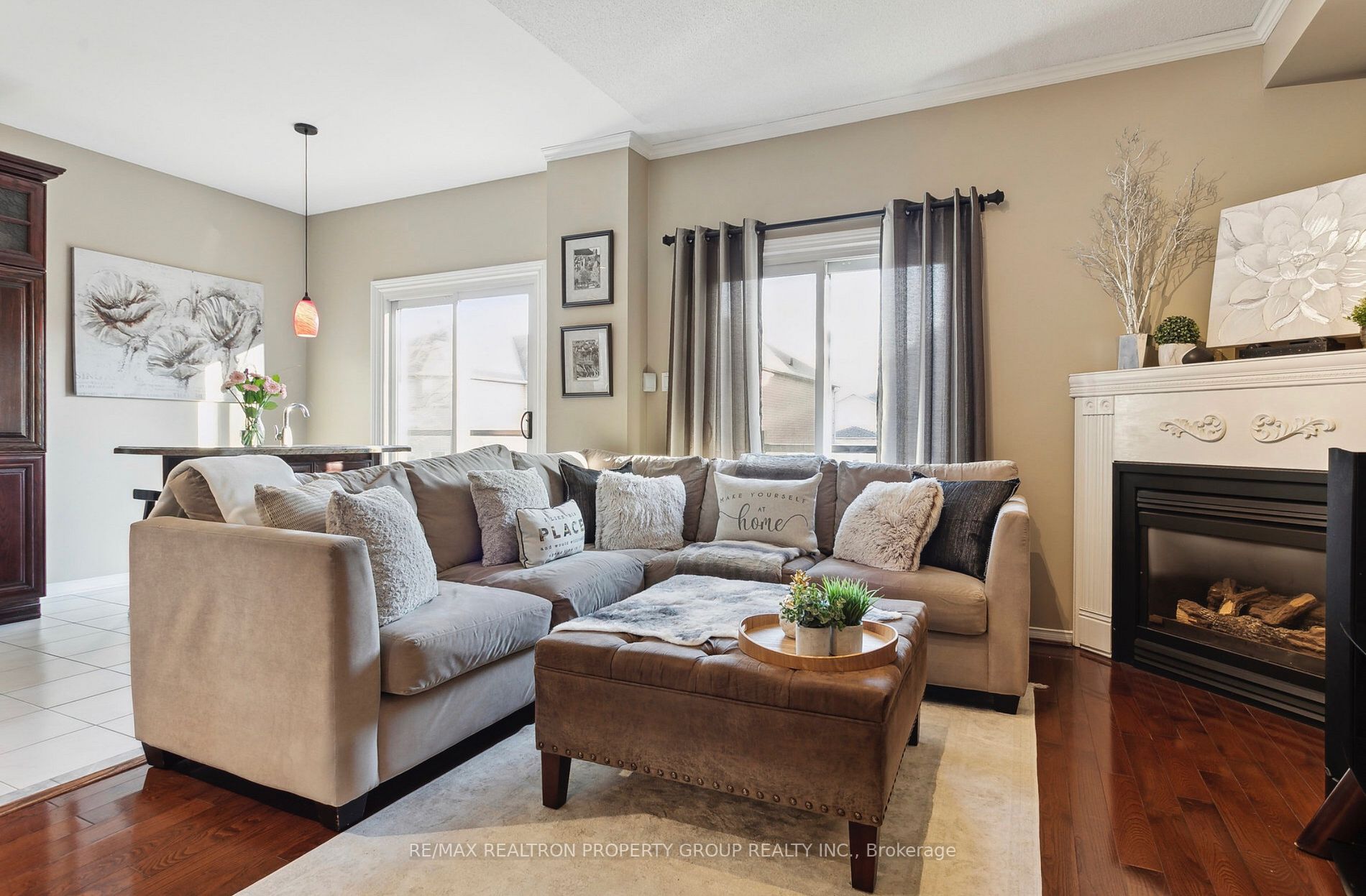 1592 Deerhurst Crt