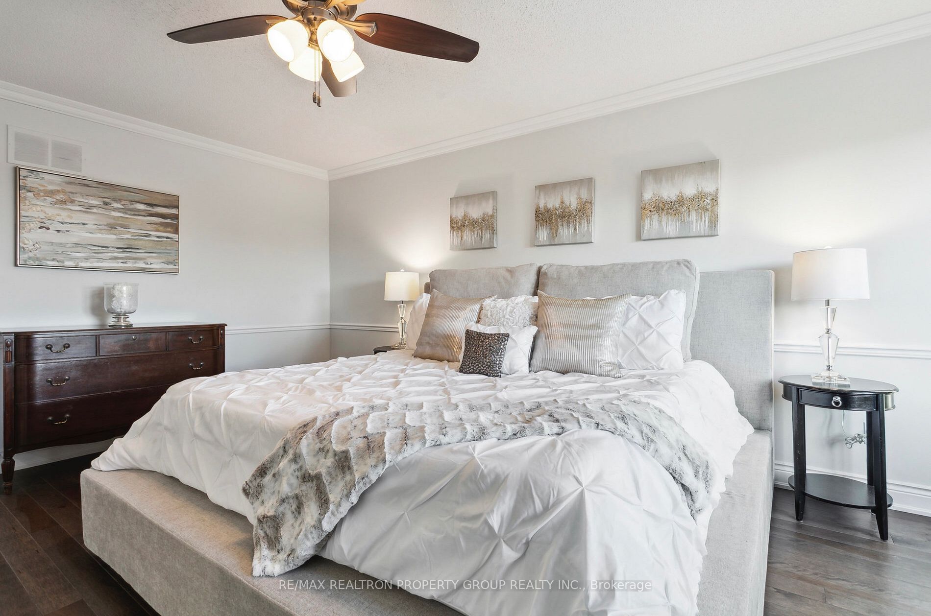 1592 Deerhurst Crt