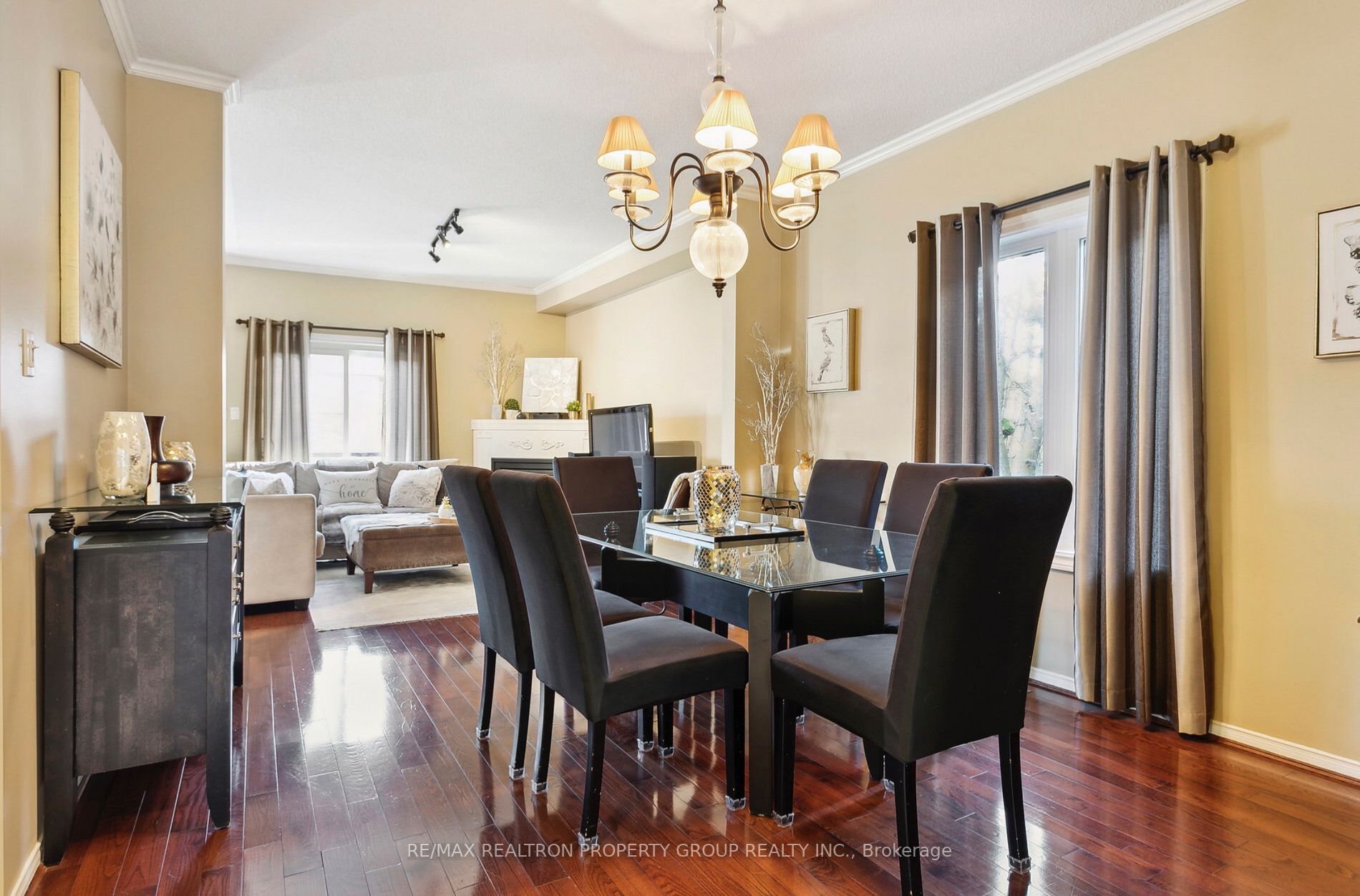 1592 Deerhurst Crt