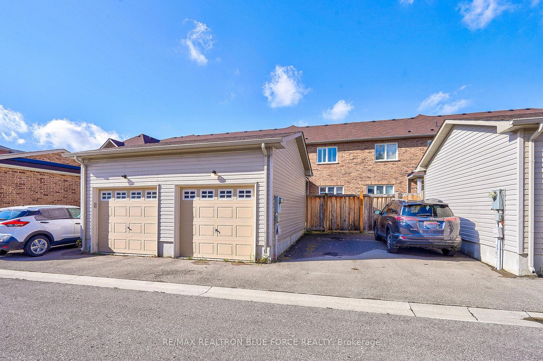 2557 Canadian St