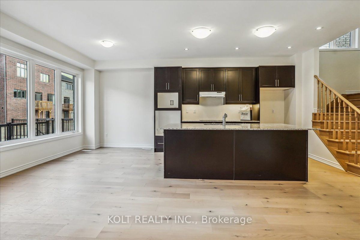 1198 Rexton Dr