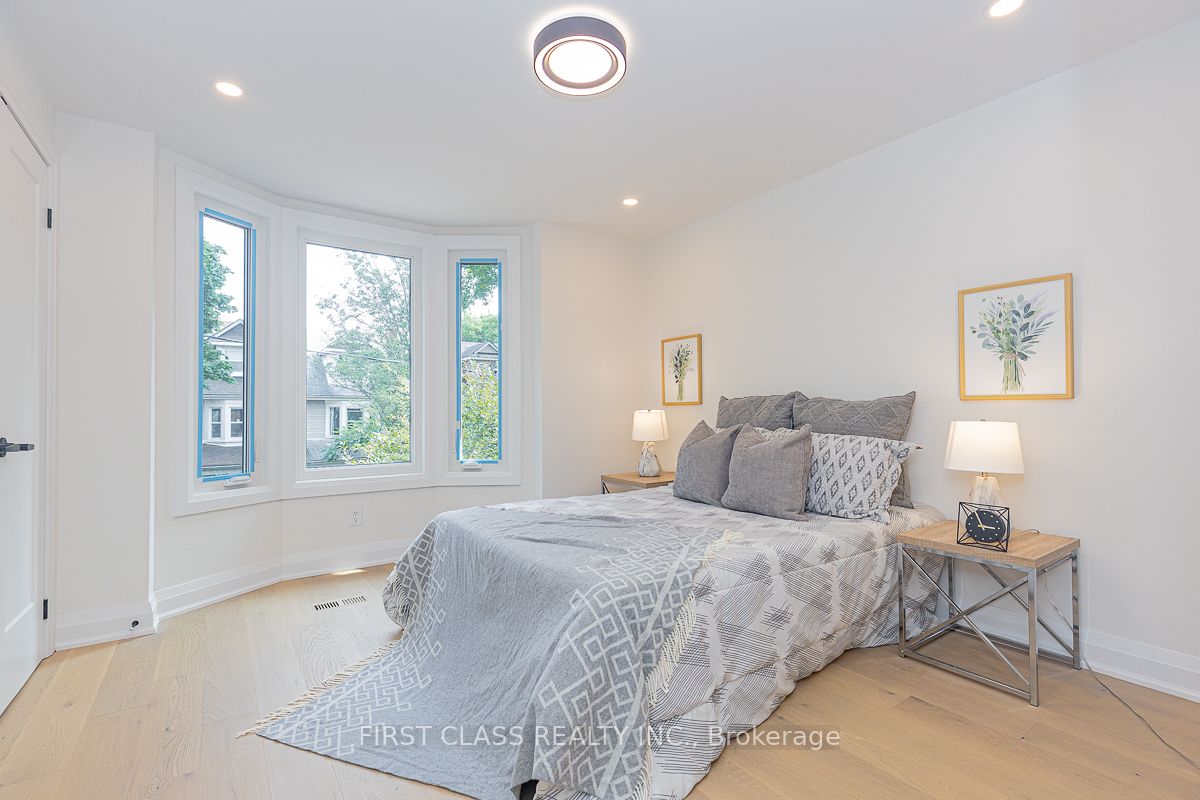 28 Endean Ave