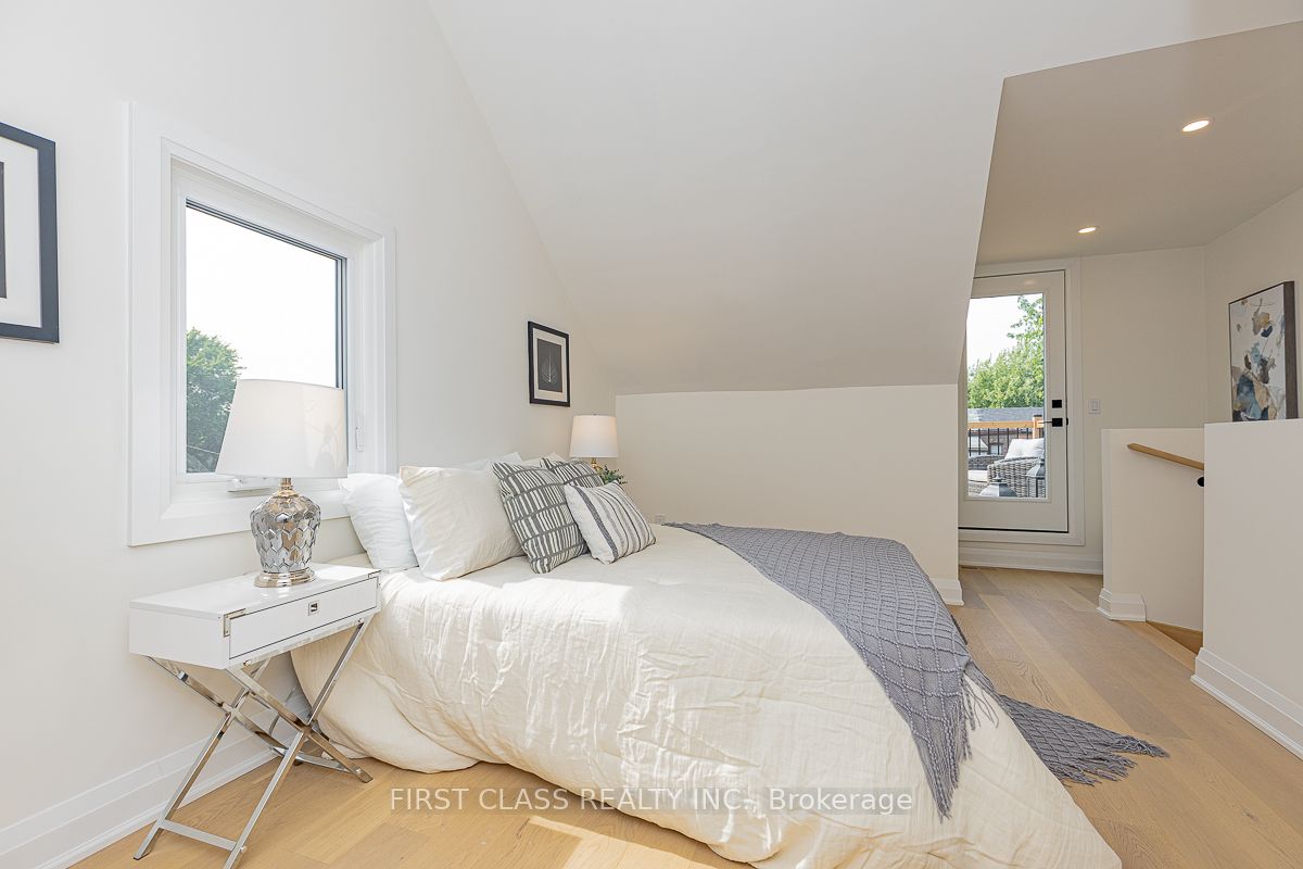 28 Endean Ave, #Upper