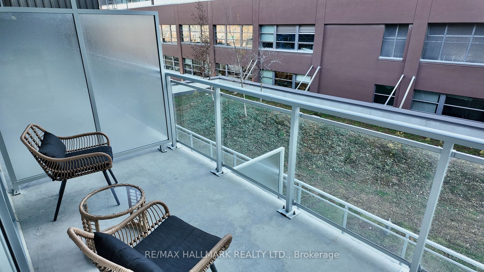 665 Queen St E, #309