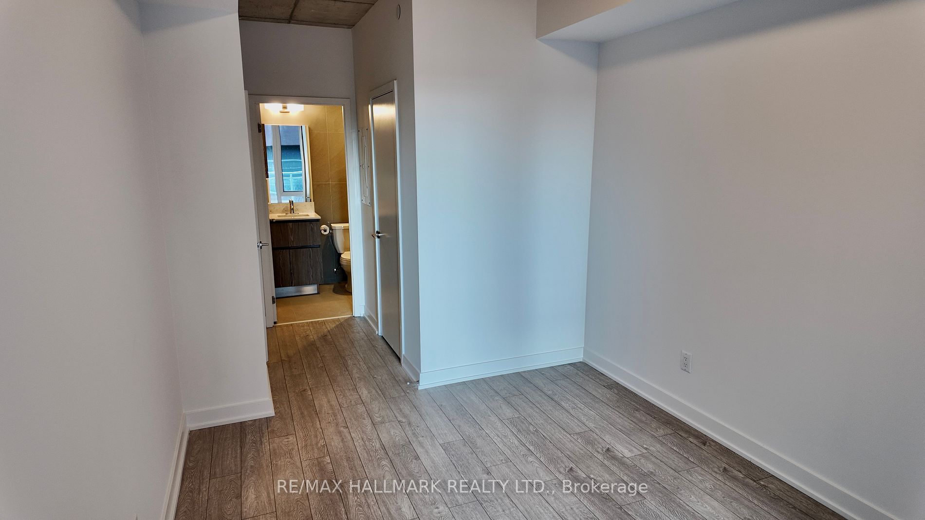 665 Queen St E, #309