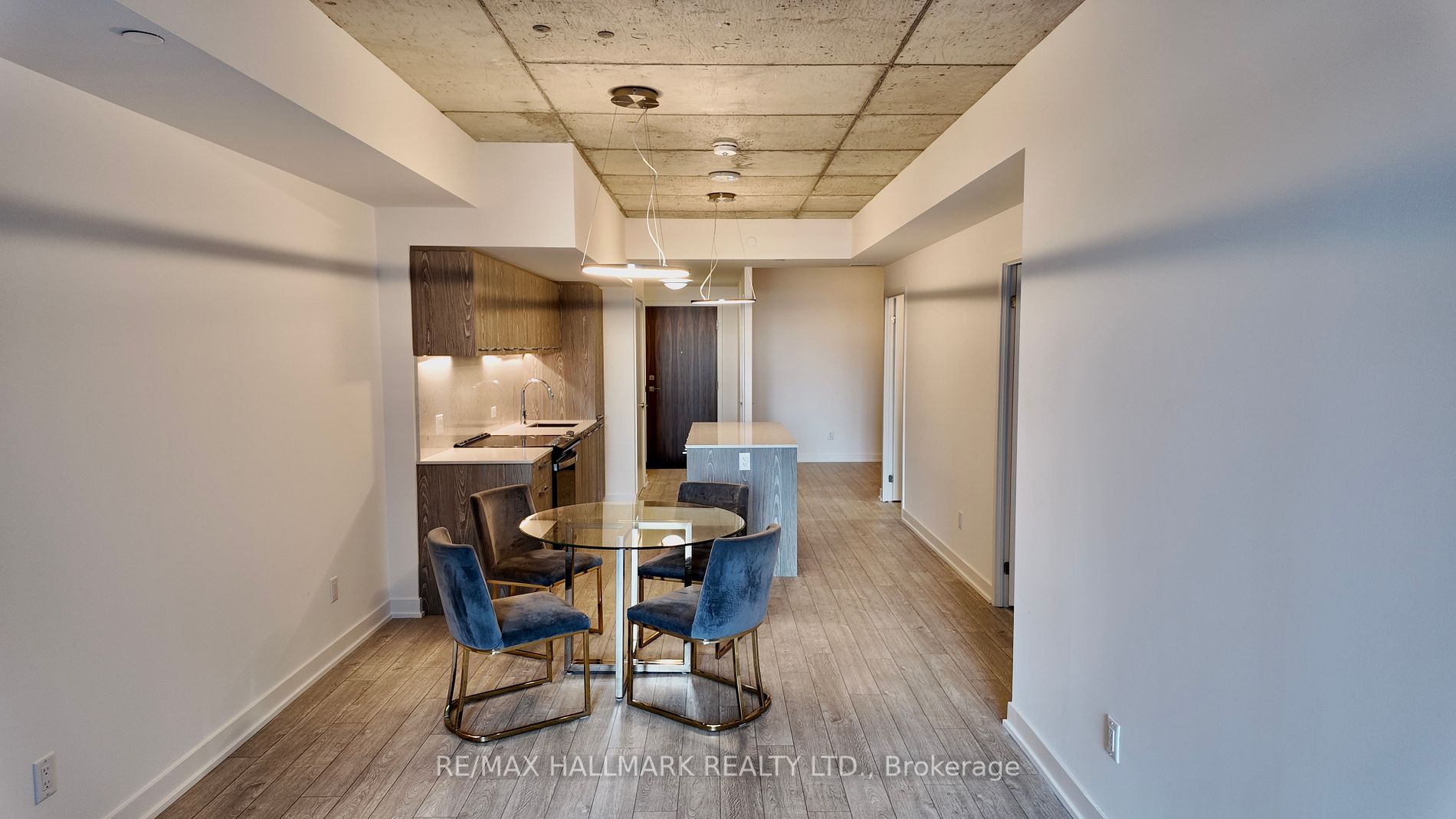 665 Queen St E, #309